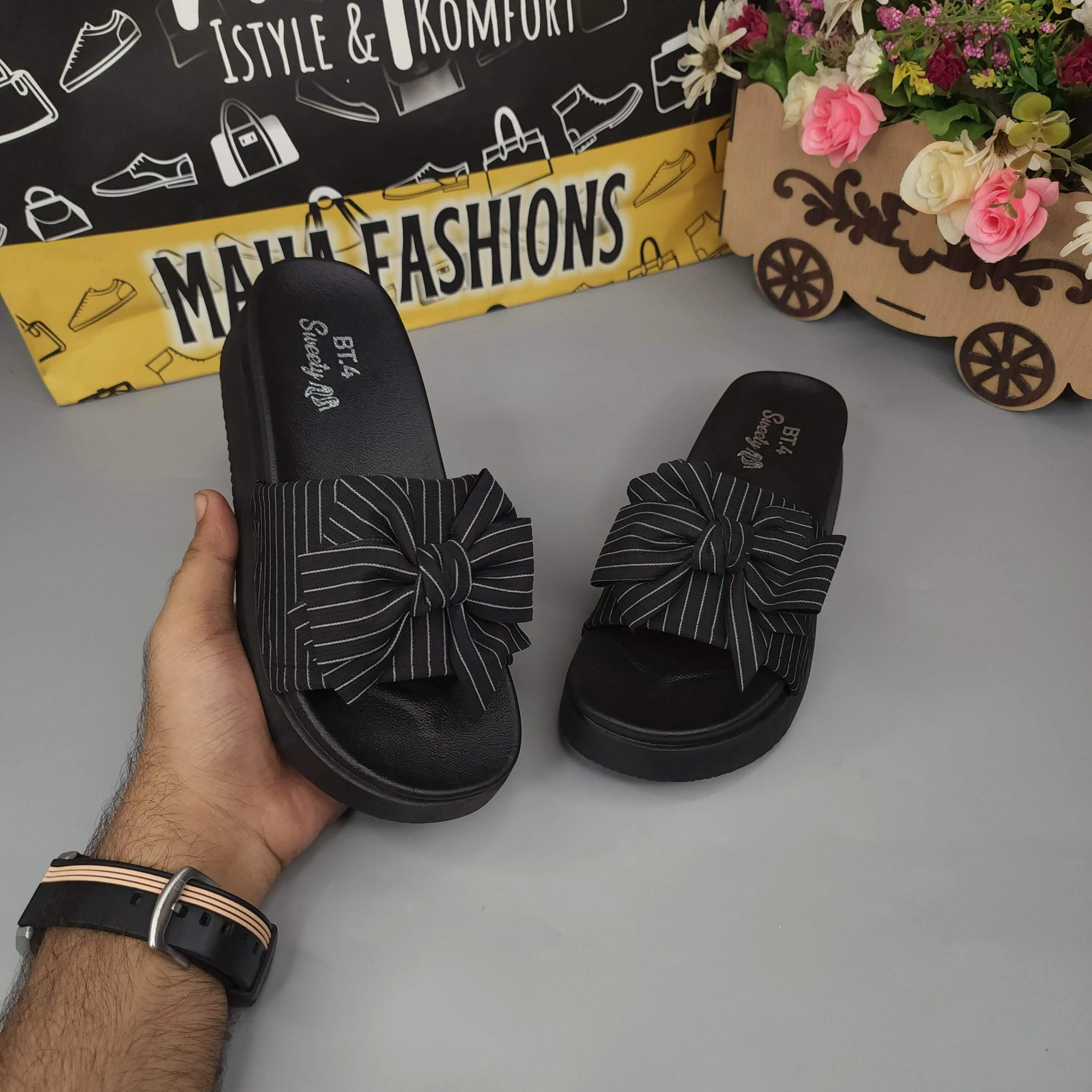 Black Bow Slides