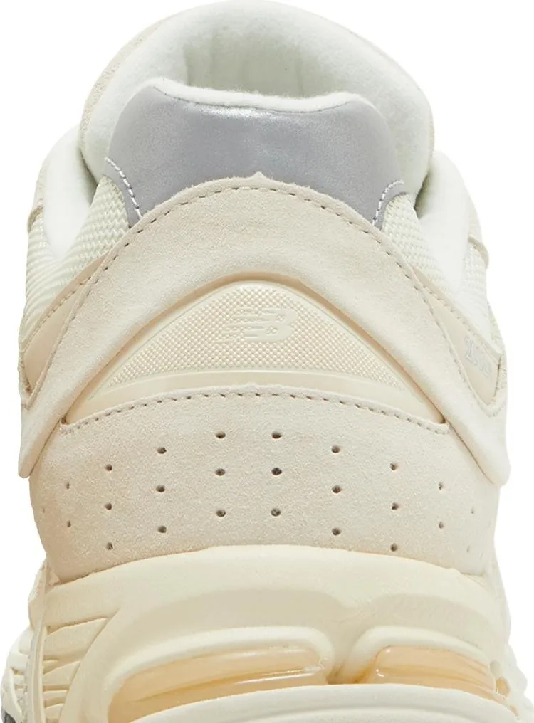 New Balance 2002R 'Calm Taupe' sneakers, cream