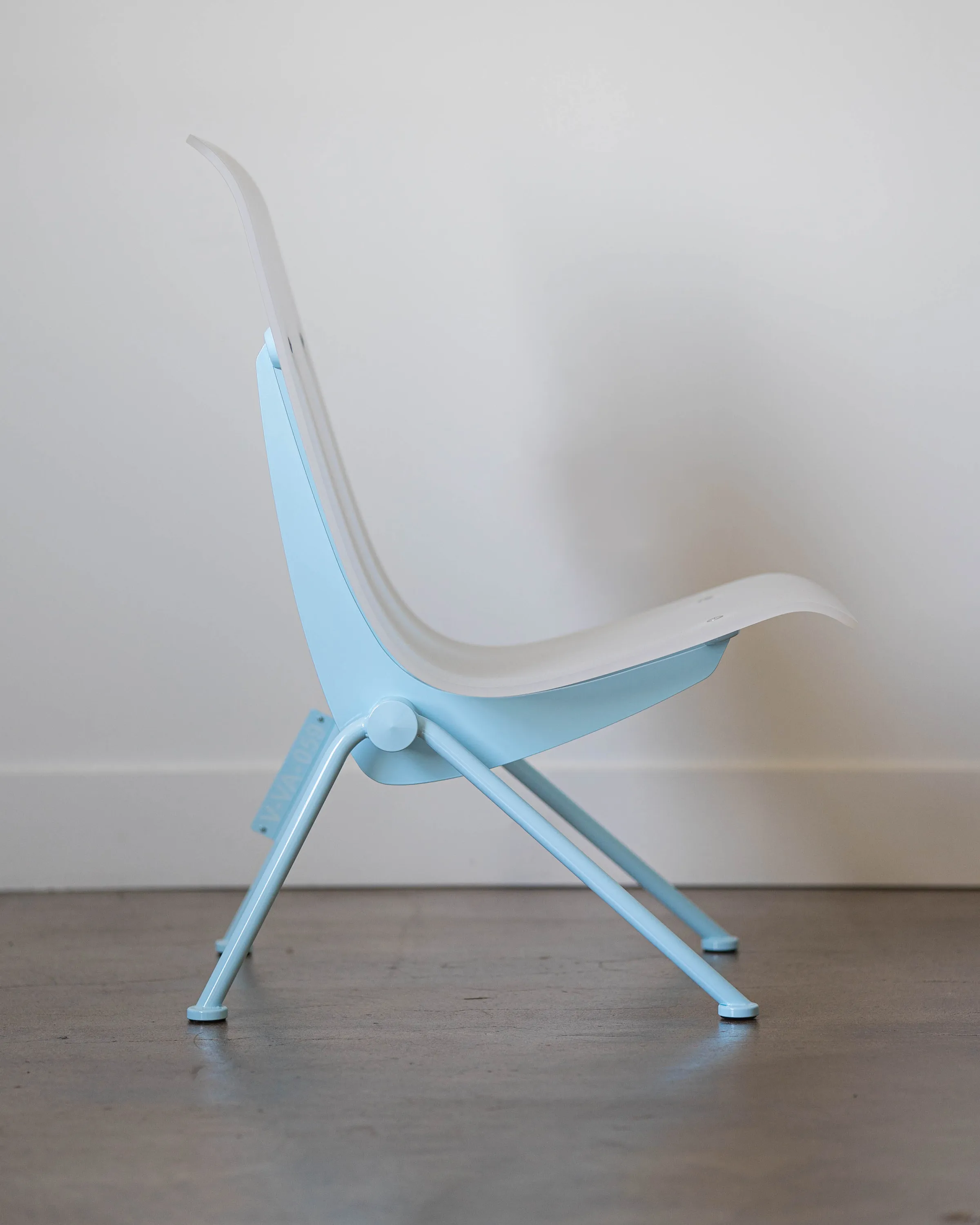 Vitra Antony Armchair (Baby blue)